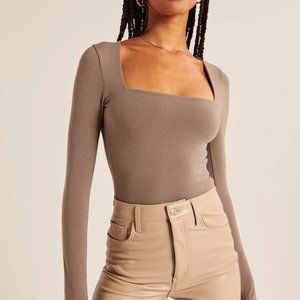 NWT Aritzia Babaton Contour Squareneck Longsleeve Bodysuit, Size S, Deep Taupe
